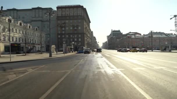 Moscow,Russia-March 2020. empty deserted street Tverskaya during the quarantine covid-19 — Stock Video