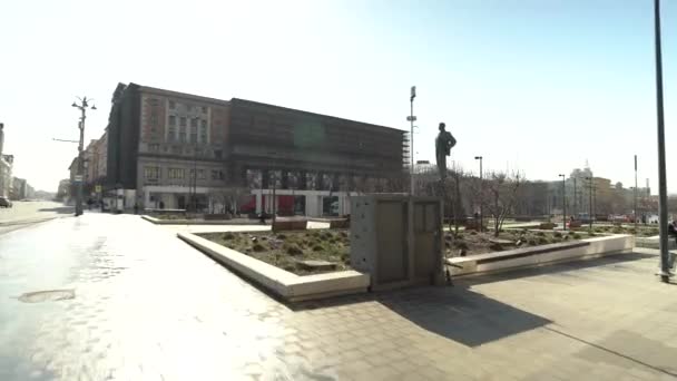 Moskau, Russland-März 2020. Wüste Majakowski-Platz während der Quarantäne — Stockvideo