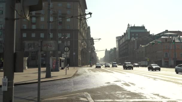 Moskwa, Rosja-marzec 2020. pusta opuszczona ulica podczas kwarantanny covid-19 — Wideo stockowe