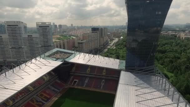 De bouw van een nieuw, modern stadion voor het voetbalteam "CSKA" — Stockvideo