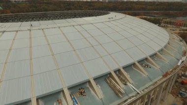 İnşaatçılar Rusya 'nın ana stadyumunu yeniliyorlar.
