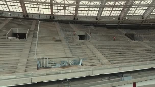 Bouwers verbouwen hoofdstadion van Rusland "LUZHNIKI" — Stockvideo