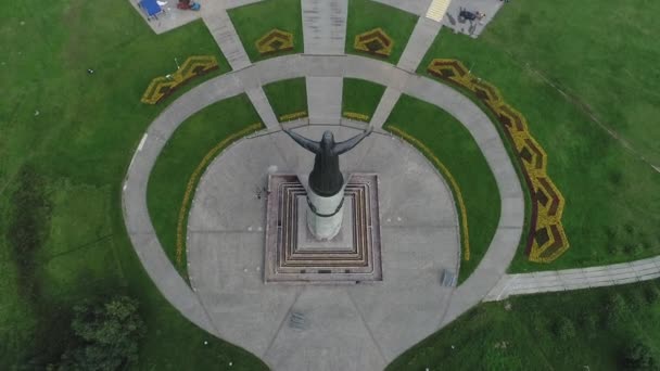 The monument of Mother-Patroness in Cheboksary , the view from the air — Stock Video