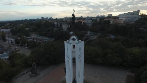 Pomnik 1000-lecia Briańska na Pokrovskiej górze — Wideo stockowe