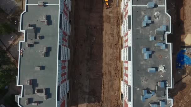 Будівництво нового, сучасного житлового комплексу з видом на повітря — стокове відео