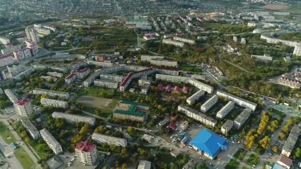 Port miasto Nakhodka jesień, widok z lotu ptaka — Wideo stockowe