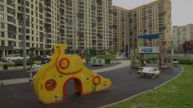 Karantina covid-19 'un boş oyun parkları. özel bir kasetle kullanılabilir