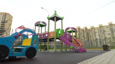 Karantina covid-19 'un boş oyun parkları. özel bir kasetle kullanılabilir