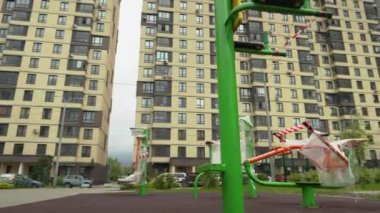 Karantina covid-19 'un boş oyun parkları. özel bir kasetle kullanılabilir