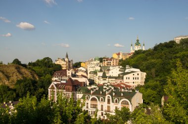 Şehrin eski bölümünün görünümünü