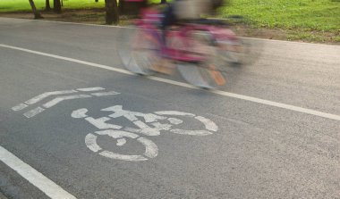 Bisiklet yolları, bisikletçi hareketi