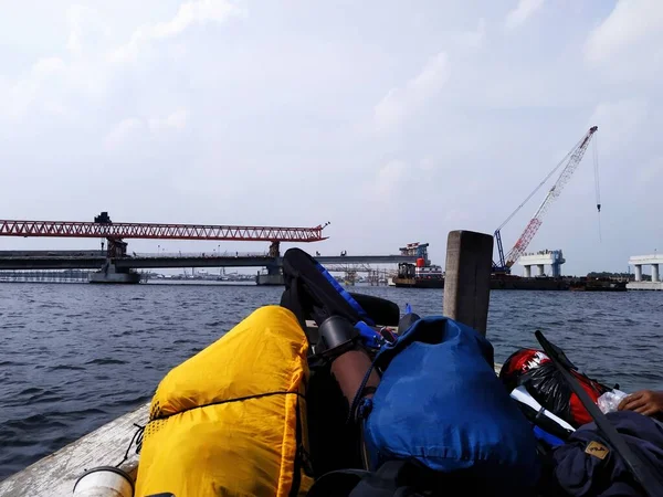 Het Uitzicht Het Midden Van Zee Weg Naar Een Eiland — Stockfoto