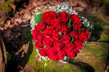 Düğün buketi gelin ile