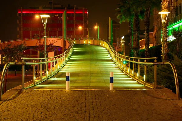 Vista Ponte Notturno Luci Edifici Moderni Della Città — Foto Stock
