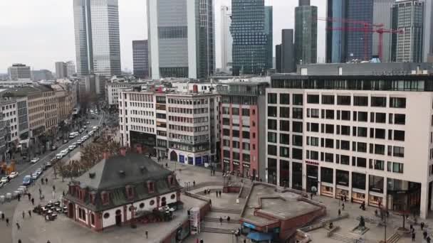 Panorama van de stad vanaf een hogesnelheidslift — Stockvideo