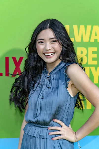 Ashley Liao Adopds Netflixs Always Maybe World Premiere Regent Village — 스톡 사진
