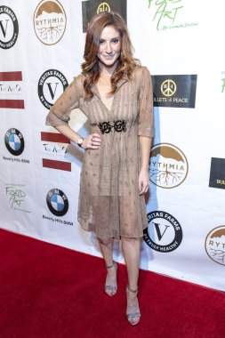 Anneliese van der Pol, 15 Eylül 2018 'de Waldorf Astoria Beverly Hills, Kaliforniya' da düzenlenen 2018 yıllık Emmy Ödülleri onuruna Özel Hediye Salonu 'na katıldı.