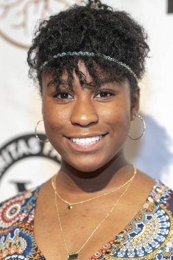 Lyric Ross, 15 Eylül 2018 'de Beverly Hills, Kaliforniya' daki Waldorf Astoria Beverly Hills 'de düzenlenen 2018 yıllık Emmy Ödülleri onuruna Özel Hediye Salonu' na katıldı.