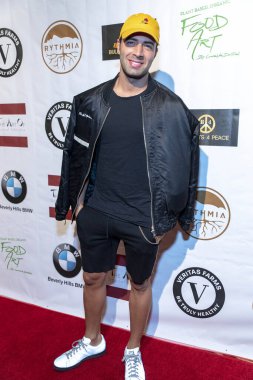 Jencarlos Canela, 15 Eylül 2018 'de Waldorf Astoria Beverly Hills, Kaliforniya' da düzenlenen 2018 yıllık Emmy Ödülleri onuruna Özel Hediye Salonu 'na katılıyor.