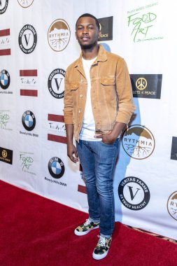 Nick Grant, 15 Eylül 2018 'de Beverly Hills, Kaliforniya' daki Waldorf Astoria Beverly Hills 'de düzenlenen 2018 yıllık Emmy Ödülleri onuruna Özel Hediye Salonu' na katılıyor.