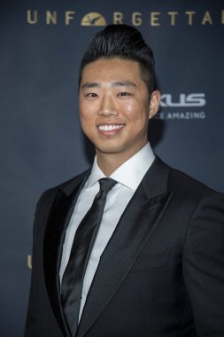 Dustin Hwang, 14 Aralık 2019 'da Beverly Hilton, Beverly Hills, CA' da düzenlenen 18. Unutulmaz Galaya katılıyor.