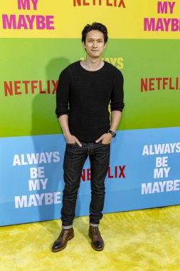 Harry Shum Jr. 22 Mayıs 2019 'da Regency Village Theatre, Los Angeles' ta düzenlenen Netflix 'in 