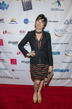 Naomi Grossman, 7 Mart 2020 'de Burbank, CA' daki Garry Marshall Tiyatrosu 'nda ABD Yardım Gecesi Başlatılmasına Odaklanıyor