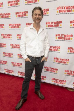 Jeremy Miller, 6 Haziran 2019 'da Hollywood' daki Hollywood Müzesi 'nde düzenlenen 7. Geleneksel LGBT tasvirleri ve Algıları' na katılıyor. 