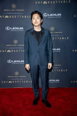 Steven Yeun, 14 Aralık 2019 'da Beverly Hilton, Beverly Hills, CA' daki 18. Unutulmaz Gala 'ya katıldı.