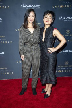Andrea Bang, Jean Yoon 14 Aralık 2019 'da Beverly Hilton, Beverly Hills, CA' daki 18. Unutulmaz Gala 'ya katıldı.