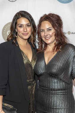 Lisa Zambetti, Belky Silverman 31 Ocak 2019 'da Beverly Hilton, Beverly Hills, CA' da Amerika 'nın 34. Geleneksel Oyuncular Topluluğu Artios Ödüllerine katıldı. 