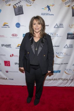 Laurie Johnson, 7 Mart 2020 'de Burbank, CA' daki Garry Marshall Tiyatrosu 'nda Ability USA Charity lancing' e katıldı.