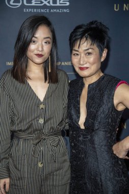 Andrea Bang, Jean Yoon 14 Aralık 2019 'da Beverly Hilton, Beverly Hills, CA' daki 18. Unutulmaz Gala 'ya katıldı.