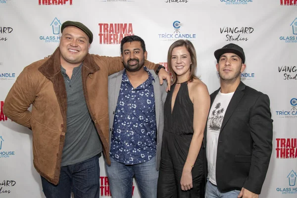 Van White Con Amigos Asiste Estreno Trauma Therapy Los Angeles — Foto de Stock