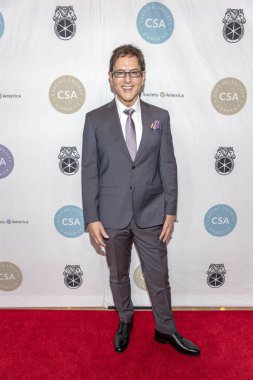 Robert J. Ulrich 31 Ocak 2019 'da Beverly Hilton, Beverly Hills, CA' da Amerika 'nın 34. Geleneksel Oyuncu Seçme Topluluğu Artios Ödülleri' ne katıldı. 