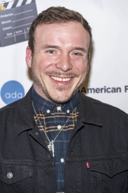 Sean Erick, 7 Mart 2020 'de Burbank, CA' daki Garry Marshall Tiyatrosu 'nda ABD Yardım Gecesi Başlatılmasına Odaklanıyor