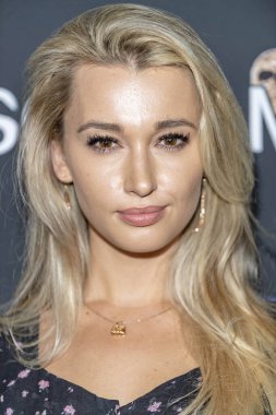 Karolina Benefield, 19. Yıllık Korku Film Festivali - Çığlık Festivali Açılış Gecesi Ye, Beyin, Los Angeles 'ı Sev galasına 8 Ekim 2019' da TLC Çin Tiyatrosu 'nda katıldı. 