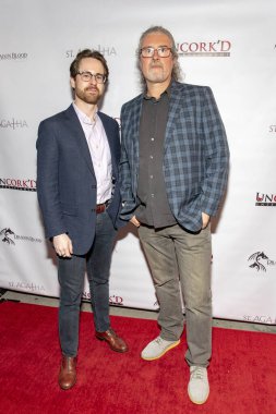 John Petersen, Gerhardt Slawitschka 6 Şubat 2019 'da Beverly Hills' deki Ahrya Güzel Sanatlar Tiyatrosu 'nda Uncork' d Entertainment 'in St Agatha Premiere konserine katıldı. 