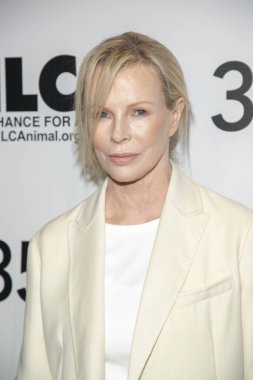 Kim Basinger, 19 Ekim 2019 'da Beverly Hilton Hotel Beverly Hills' deki Hayvanlar İçin Son Fırsat 35. Yıl dönümü Galasına katıldı.