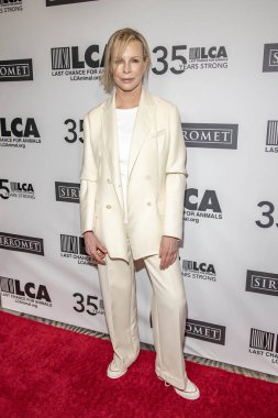 Kim Basinger, 19 Ekim 2019 'da Beverly Hilton Hotel Beverly Hills' deki Hayvanlar İçin Son Fırsat 35. Yıl dönümü Galasına katıldı.