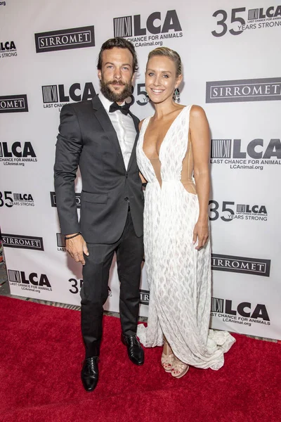 Kyle Schmid Nicky Whelan Attend Last Chance Animals 35Th Anniversary — Stock Photo, Image