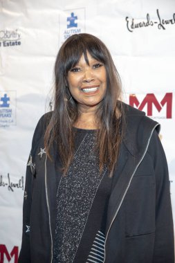 Anita Pointer Edwards Lowell ve Andrew Weiss Sunar: Marilyn Monroe, 1 Haziran 2019 'da Edwards Lowell Galerisi, Beverly Hills, CA' da 17 Yıl Hazırlanıyor