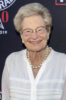 Lila Garrett, Skirball Kültür Merkezi 'nde 60 Yılı Kutlayan KPFK 90.7FM Yardım Galasına 7 Eylül 2019 tarihinde katıldı.