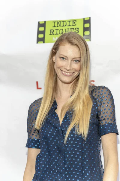 Alyssa Sutherland Adopts Loners Los Angeles Premiere Ahrya Fine Arts — 스톡 사진