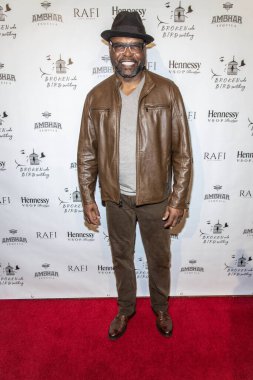 Petri Byrd, B.R.O.K.E.N Kodu B.I.R.D Geçiş Oyunu 'na katılıyor. S. Feury Tiyatrosu, Los Angeles' a 16 Kasım 2019 'da varıyor.