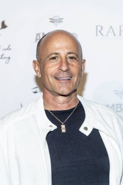 Rafi Anteby, B.R.O.K.E.N Kodu B.I.R.D Geçiş Oyunu 'na katılıyor. S. Feury Tiyatrosu' na 16 Kasım 2019 'da varıyor.