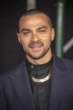 Jesse Williams 24 Ekim 2019 'da TCL Çin Tiyatrosu' ndaki Los Angeles Premiere 'deki Netflix' in 