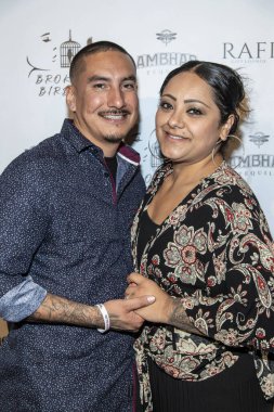 Berenice Valle ile kocası B.R.O.K.E.N Kodu B.I.R.D Geçiş Oyunları 'na katılıyor - S. Feury Tiyatrosu, Los Angeles, CA' ya 16 Kasım 2019 'da varanlar