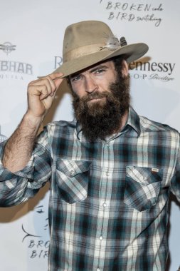 Sam Hargrave, B.R.O.K.E.N Kodu B.I.R.D Değiştirme Oyunu 'na katılıyor. S. Feury Tiyatrosu, Los Angeles' a 16 Kasım 2019 'da varıyor.