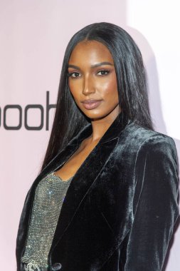 Jasmine Tookes, 7 Kasım 2019 'da Nightingale Plaza, Los Angeles, CA' da 